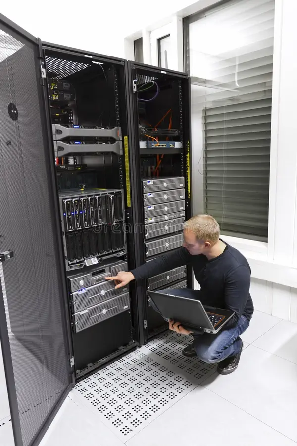 Engineer in datacenter